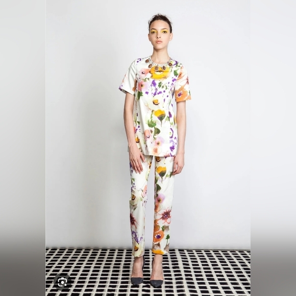 Lela Rose Floral Short Sleeve Tunic with Wood Embroidered Necklace